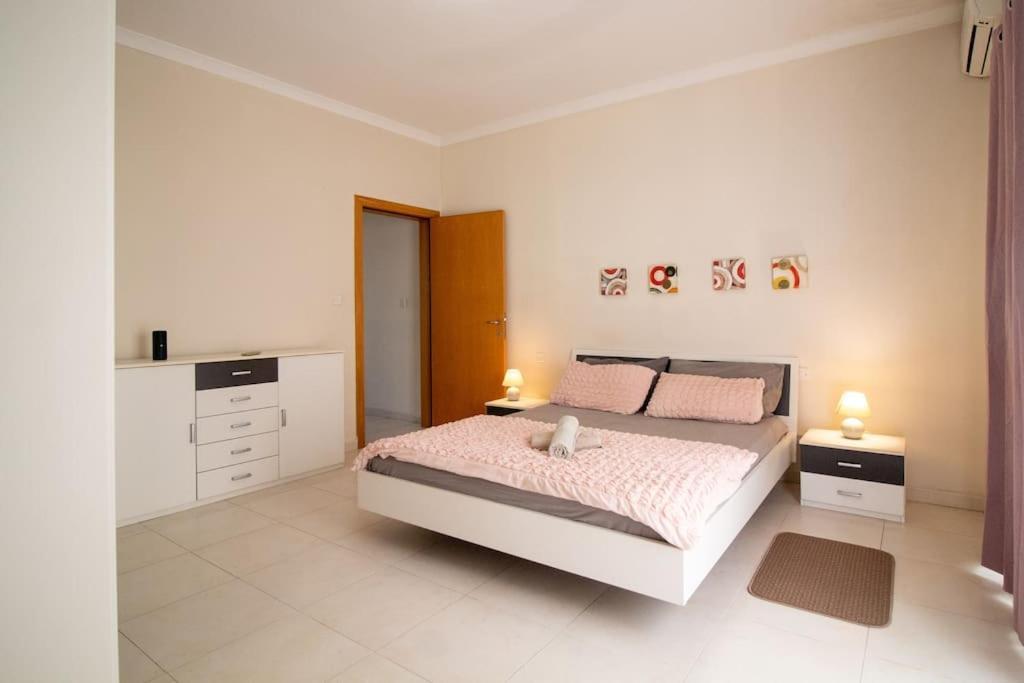 Modern Apt In The Heart Of Maltese Nightlife San Julián Exterior foto