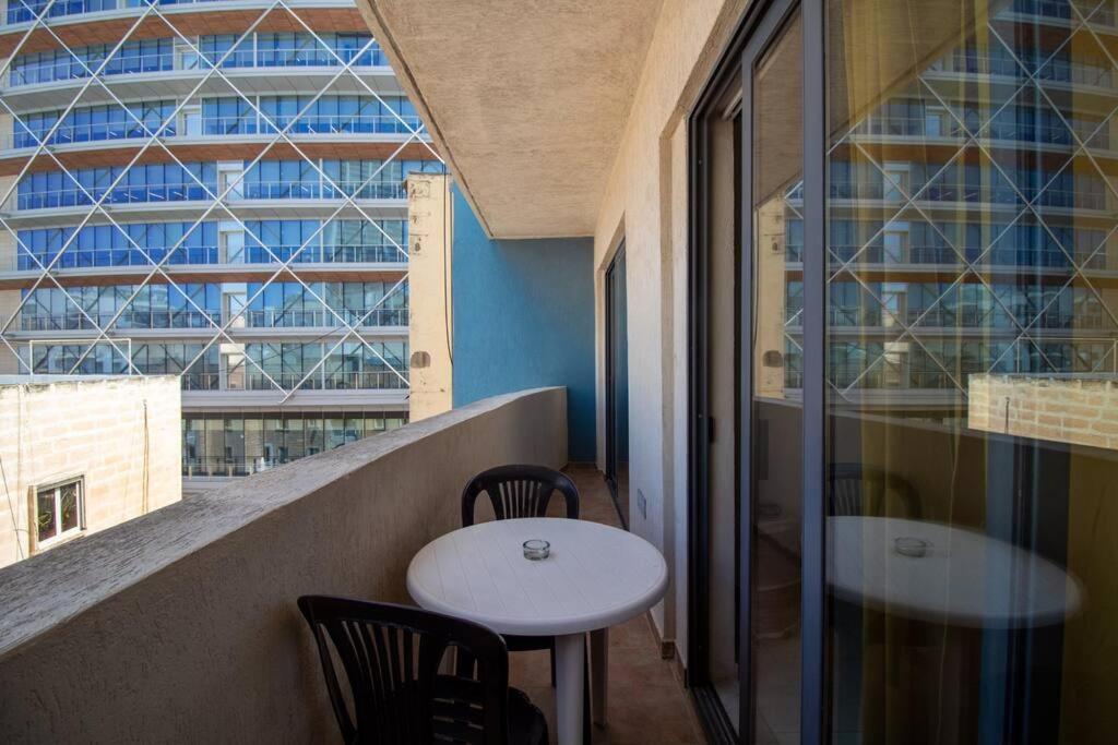 Modern Apt In The Heart Of Maltese Nightlife San Julián Exterior foto